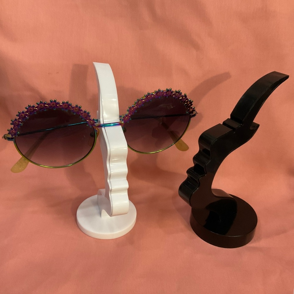 Handcrafted Face Silhouette Glasses Holder (1) • NEW